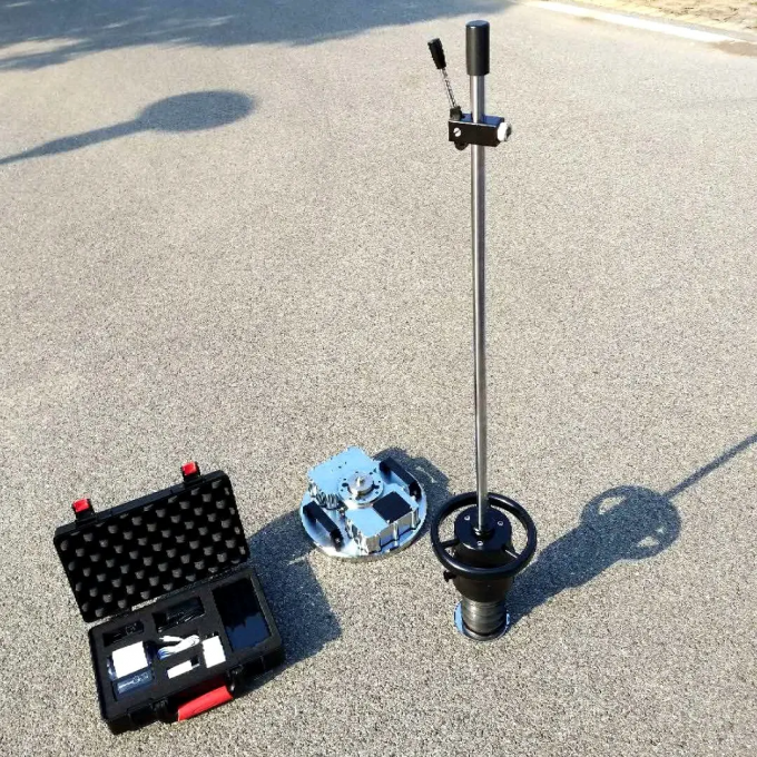 Testeur de module de déformation dynamique par flèche sous poids tombant léger